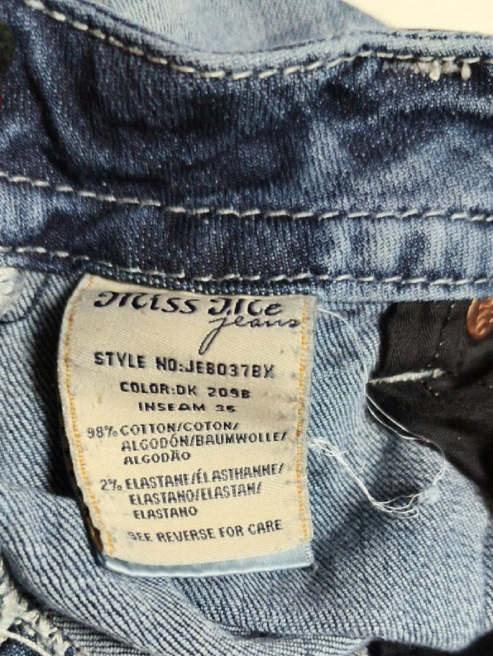 Miss Me Jeans Size 28x35 Faded Embellished Bootcut, Low-rise Contrast Itching. - Picture 13 of 15